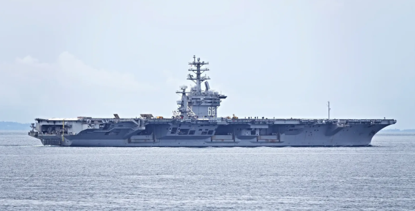 六六配资 外媒：中东局势紧张之际，美“尼米兹”号航母驶离南海向西航行